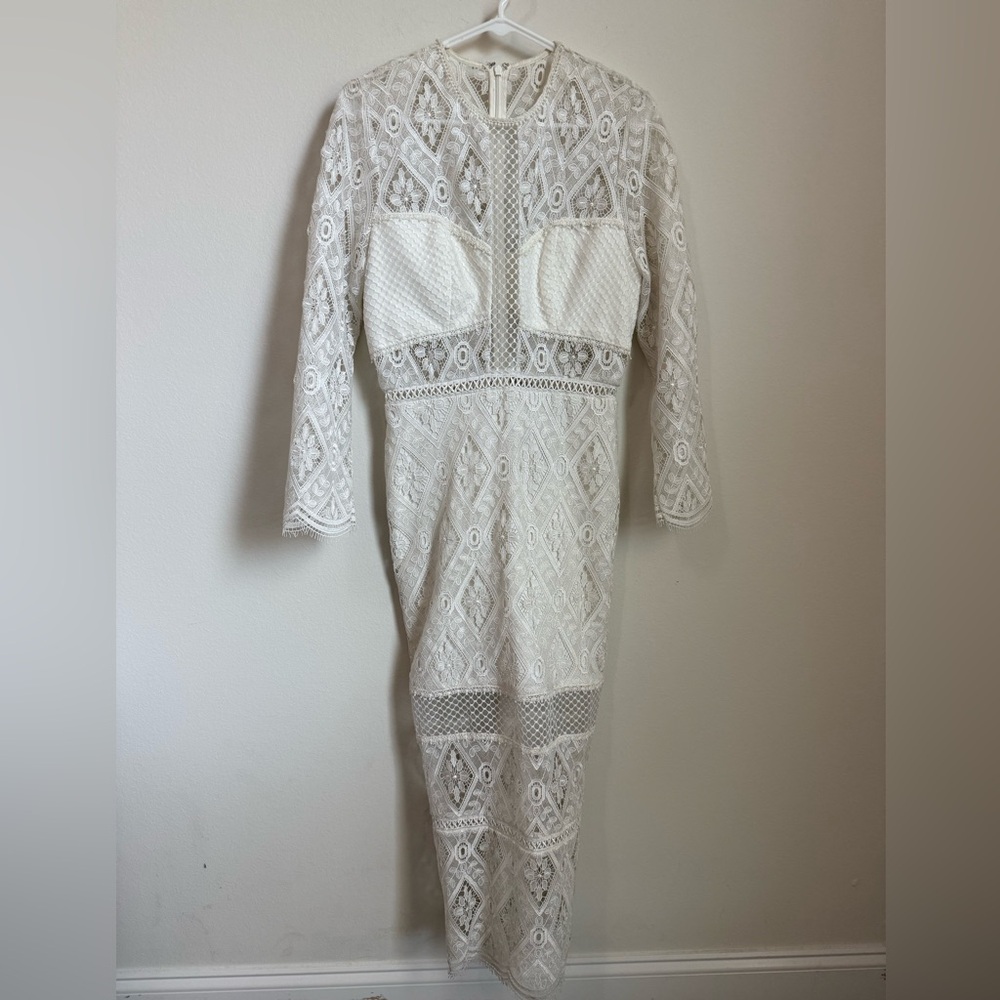 NWT Alexis Maud White Lace Midi
Dress Size Medium - Picture 5 of 14